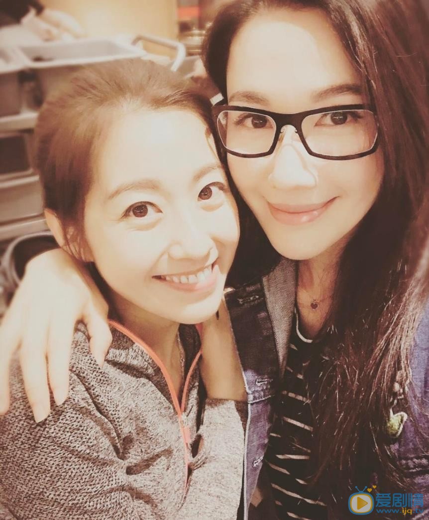 李施嬅与人合照 李施嬅高清写真_李施嬅高清剧照