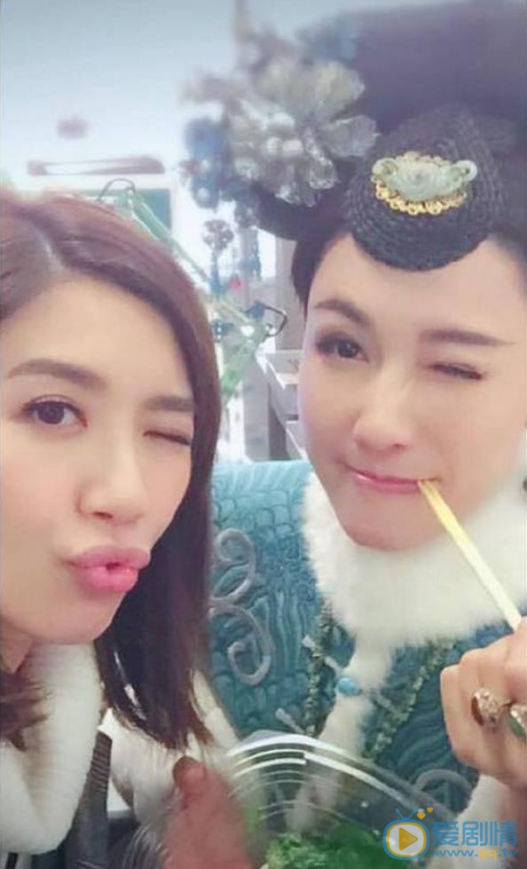 李施嬅与人合照 李施嬅高清写真_李施嬅高清剧照
