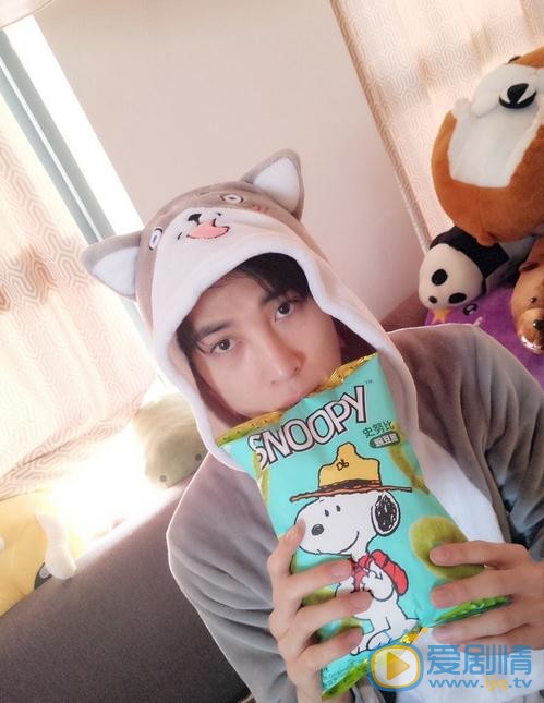 李向哲生活照 李向哲高清写真_李向哲高清剧照
