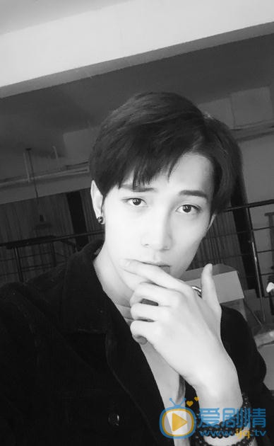 李向哲生活照 李向哲高清写真_李向哲高清剧照