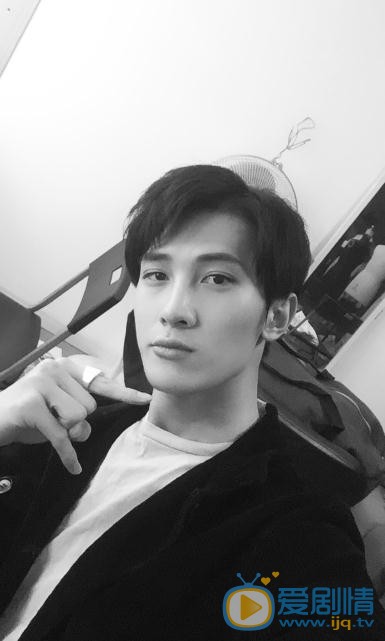 李向哲生活照 李向哲高清写真_李向哲高清剧照