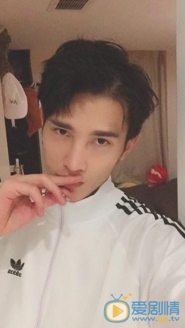 李向哲生活照 李向哲高清写真_李向哲高清剧照