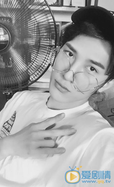 李向哲生活照 李向哲高清写真_李向哲高清剧照