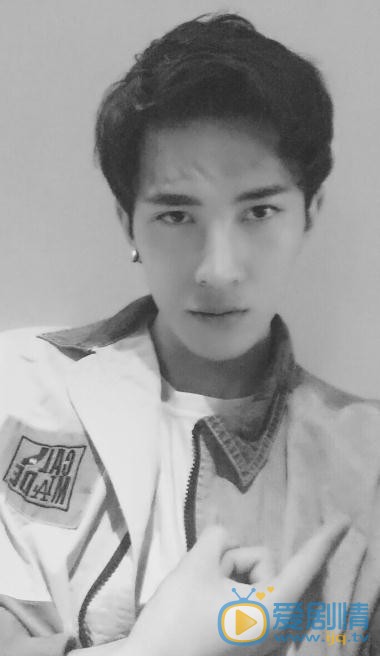 李向哲生活照 李向哲高清写真_李向哲高清剧照