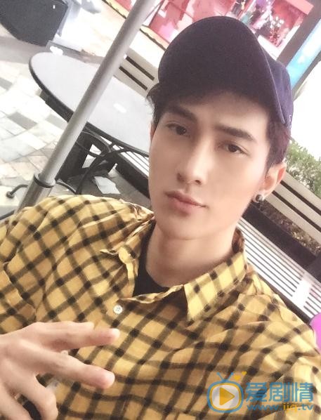 李向哲生活照 李向哲高清写真_李向哲高清剧照