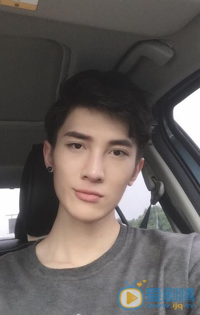 李向哲生活照 李向哲高清写真_李向哲高清剧照