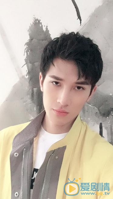 李向哲生活照 李向哲高清写真_李向哲高清剧照