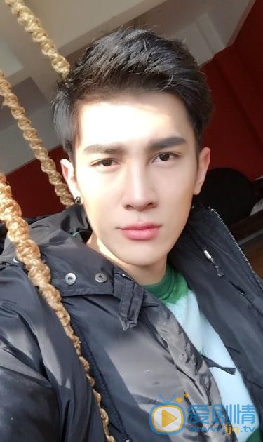 李向哲生活照 李向哲高清写真_李向哲高清剧照