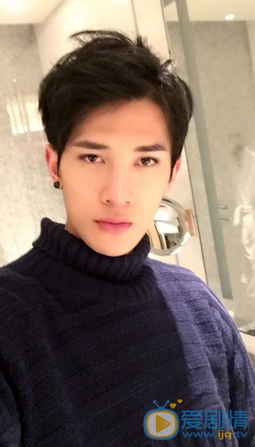 李向哲生活照 李向哲高清写真_李向哲高清剧照