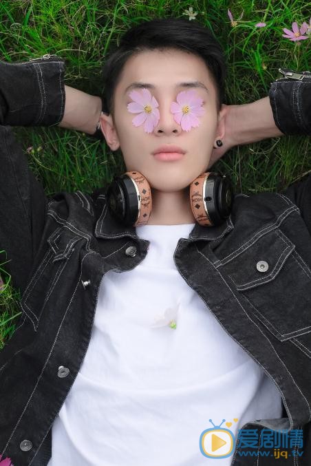 李向哲生活照 李向哲高清写真_李向哲高清剧照