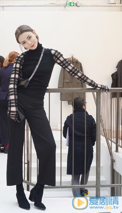 赵宇彤户外街拍 赵宇彤高清写真_赵宇彤高清剧照