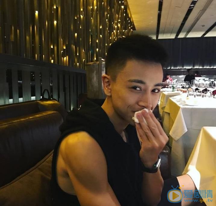 孙振宸自拍照 孙振宸高清写真_孙振宸高清剧照