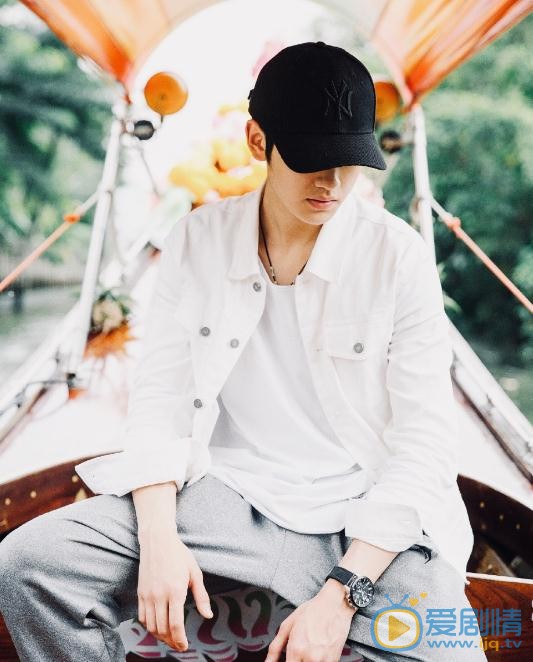 杨昊铭生活照 杨昊铭高清写真_杨昊铭高清剧照