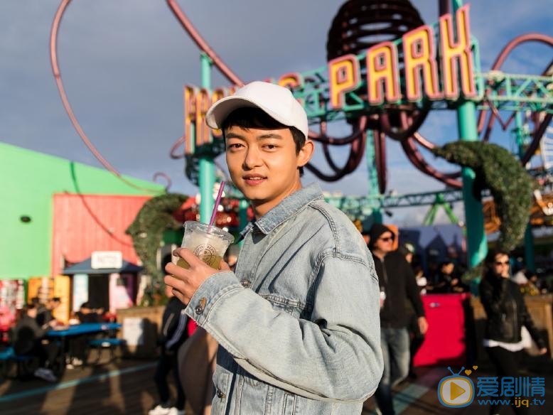 万国鹏街拍写真 万国鹏高清写真_万国鹏高清剧照