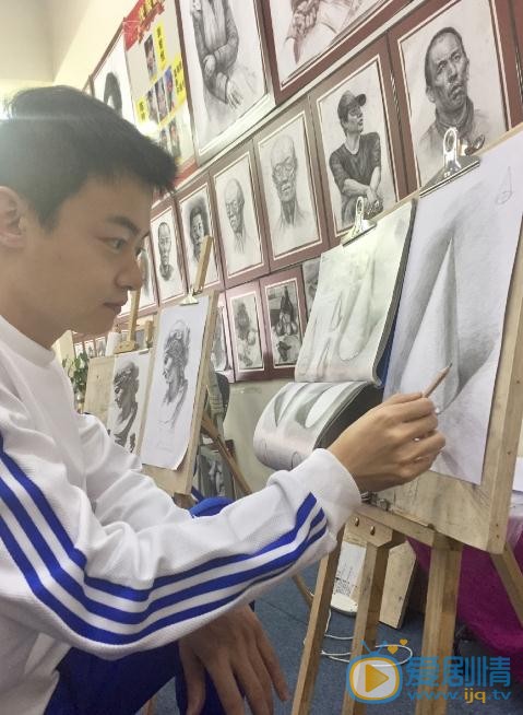 万国鹏生活照 万国鹏高清写真_万国鹏高清剧照