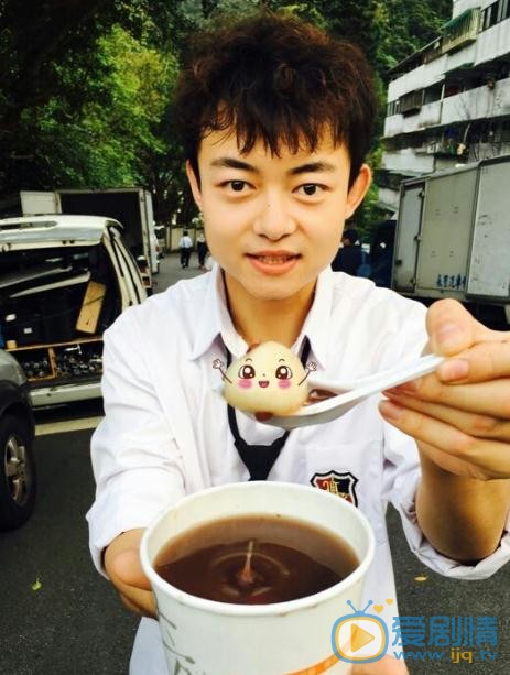 万国鹏生活照 万国鹏高清写真_万国鹏高清剧照