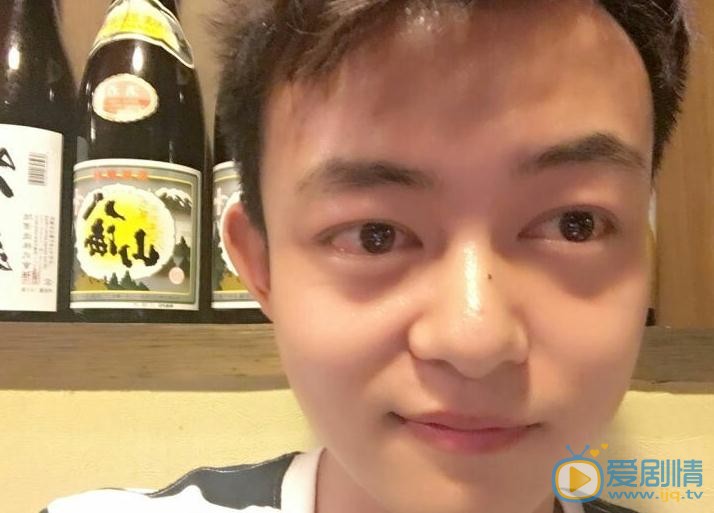 万国鹏生活照 万国鹏高清写真_万国鹏高清剧照