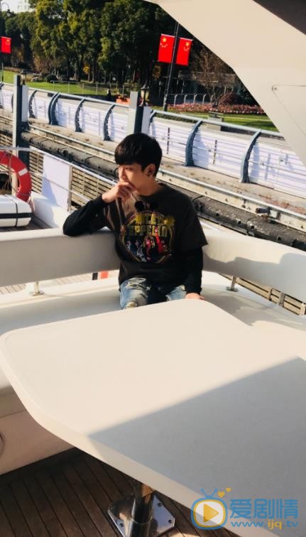 谢兴阳街拍照 谢兴阳街拍照