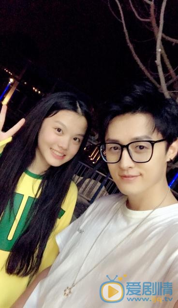 吴甜甜与人合照 吴甜甜高清写真_吴甜甜高清剧照