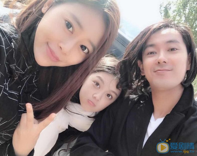吴甜甜与人合照 吴甜甜高清写真_吴甜甜高清剧照
