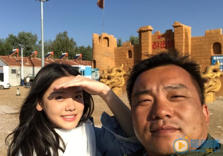 吴甜甜与人合照 吴甜甜高清写真_吴甜甜高清剧照