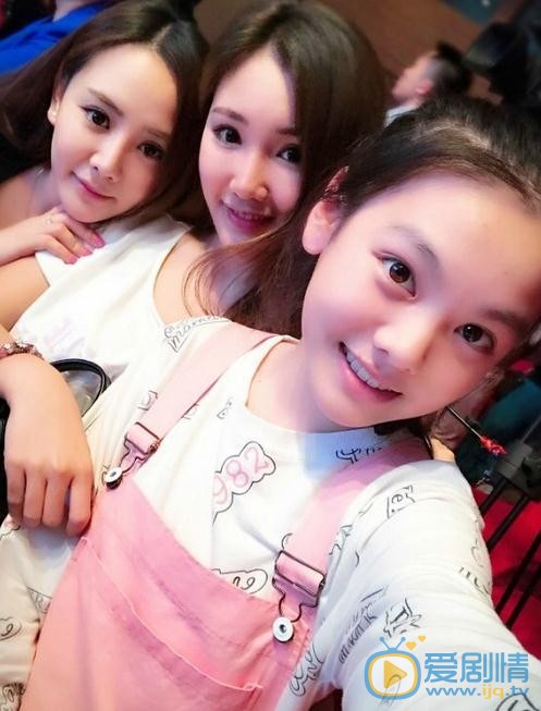 吴甜甜与人合照 吴甜甜高清写真_吴甜甜高清剧照