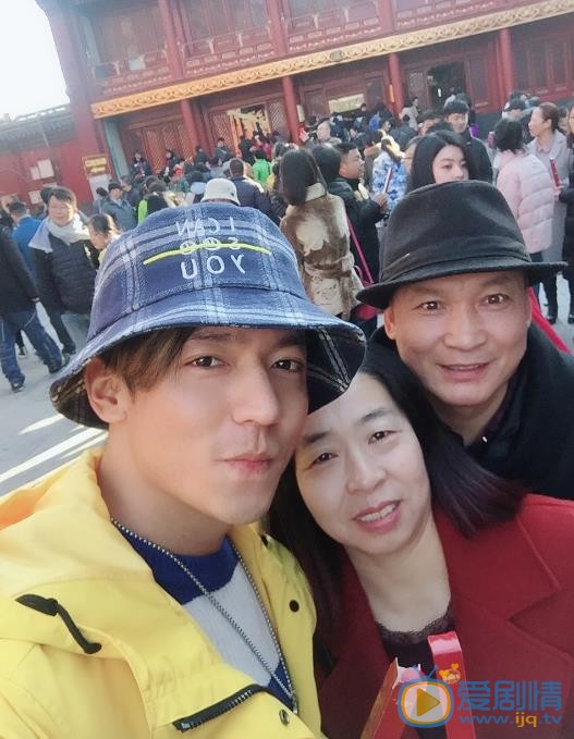 何育骏生活照 何育骏高清写真_何育骏高清剧照