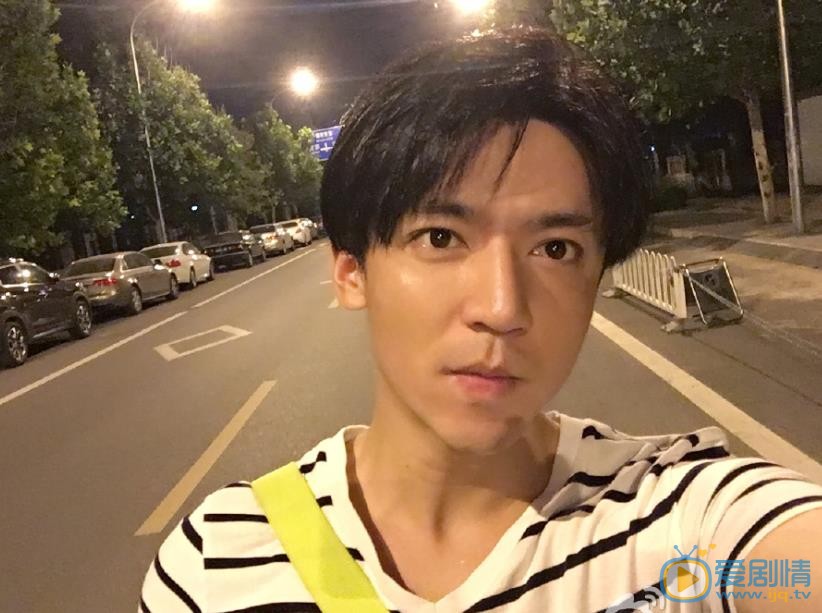 何育骏生活照 何育骏高清写真_何育骏高清剧照