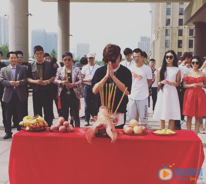 何育骏活动照 何育骏高清写真_何育骏高清剧照