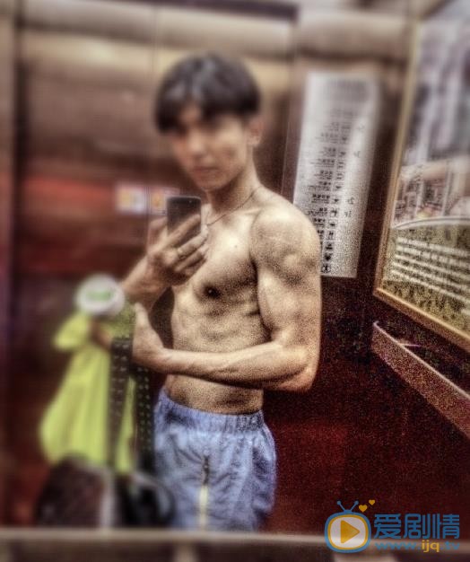 何育骏肌肉大片 何育骏高清写真_何育骏高清剧照