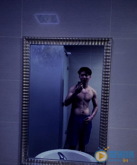 何育骏肌肉大片 何育骏高清写真_何育骏高清剧照