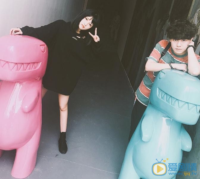葛佳慧与人合照 葛佳慧高清写真_葛佳慧高清剧照