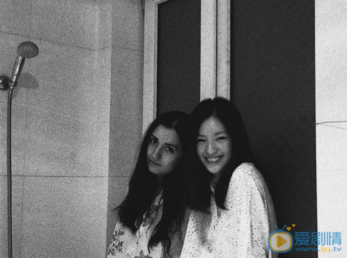 邱天与人合照 邱天高清写真_邱天高清剧照