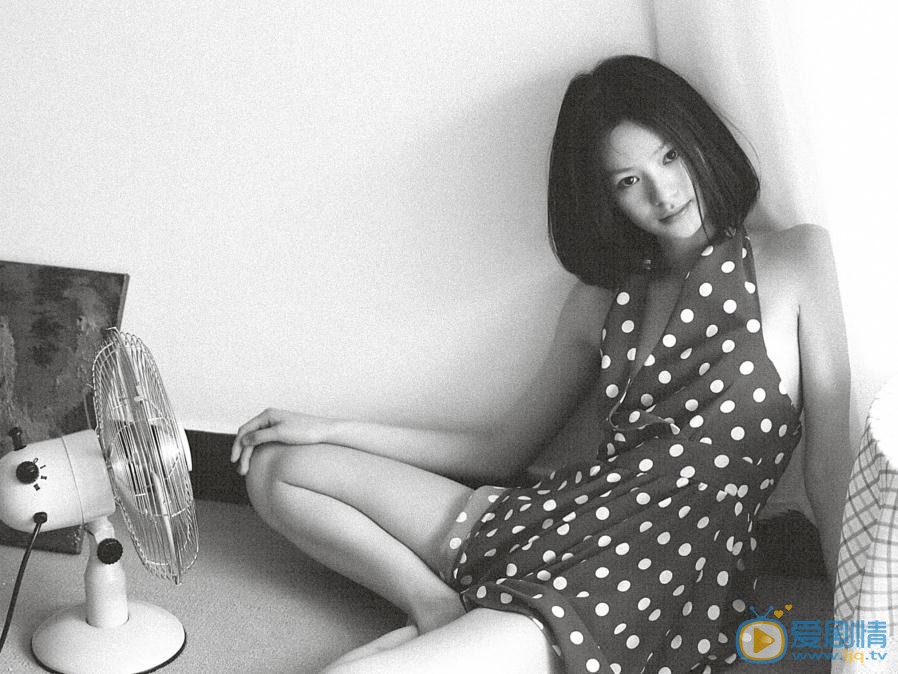 邱天黑白写真 邱天高清写真_邱天高清剧照