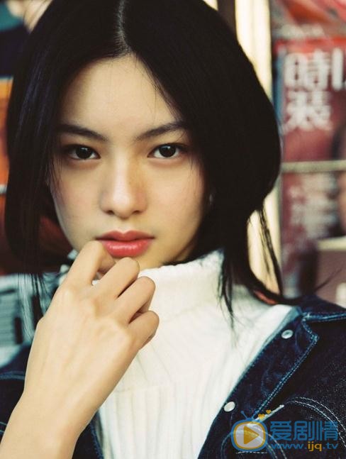 邱天北京街拍 邱天高清写真_邱天高清剧照