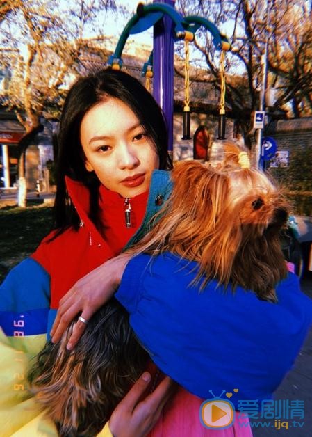 邱天北京街拍 邱天高清写真_邱天高清剧照