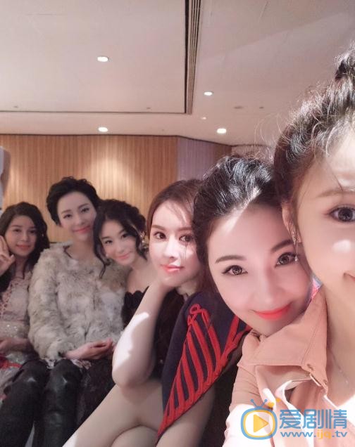 云千千与人合照 云千千高清写真_云千千高清剧照