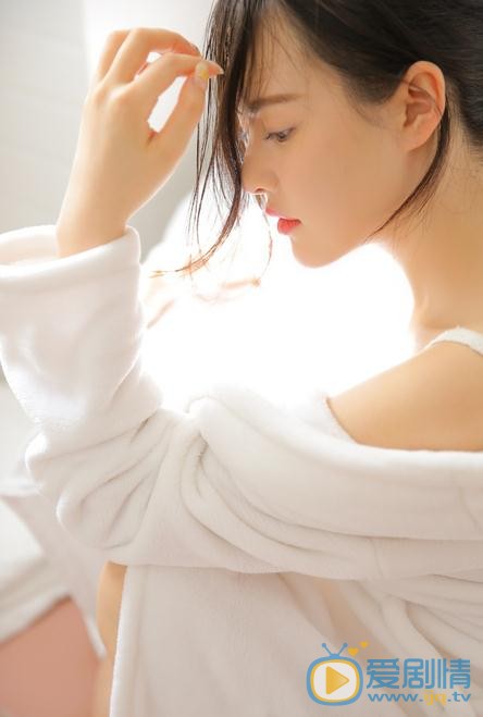 云千千街拍写真 云千千高清写真_云千千高清剧照