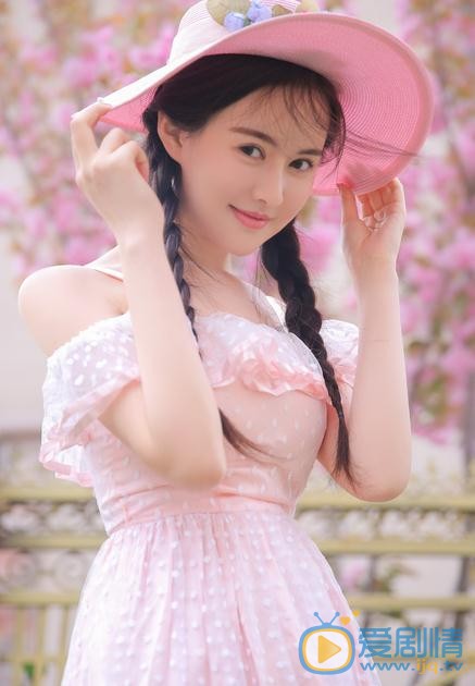 云千千街拍写真 云千千高清写真_云千千高清剧照