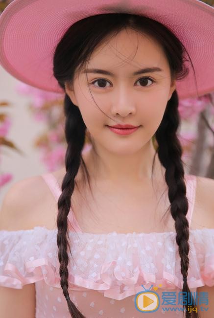 云千千街拍写真 云千千高清写真_云千千高清剧照