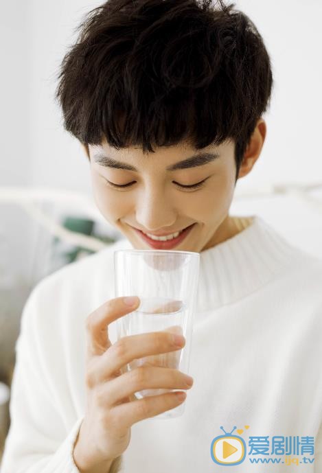 蓝博白衣写真 蓝博高清写真_蓝博高清剧照