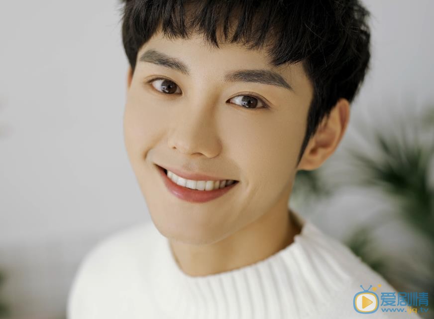 蓝博白衣写真 蓝博高清写真_蓝博高清剧照