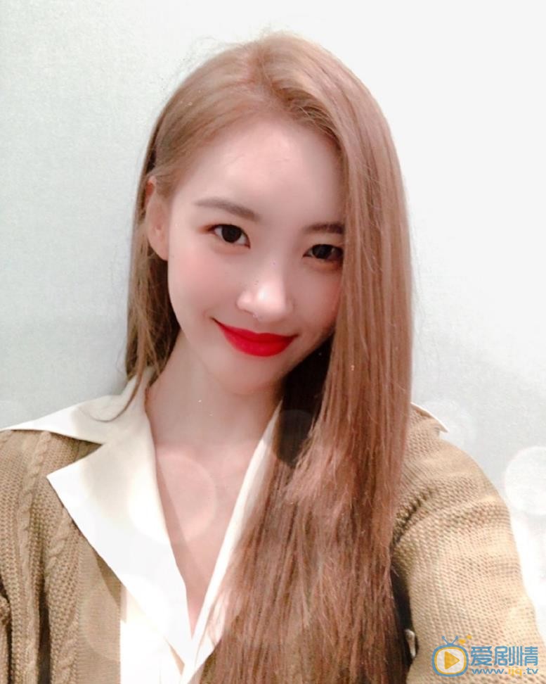 李宣美可爱自拍 李宣美高清写真_李宣美高清剧照