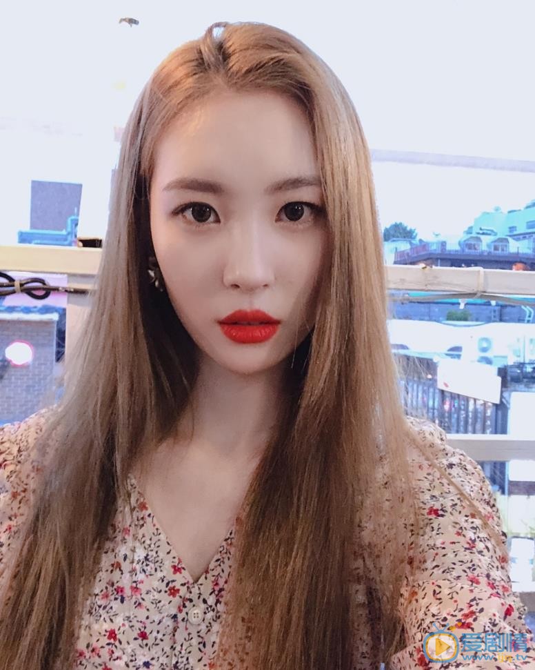 李宣美可爱自拍 李宣美高清写真_李宣美高清剧照