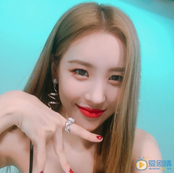 李宣美可爱自拍 李宣美高清写真_李宣美高清剧照