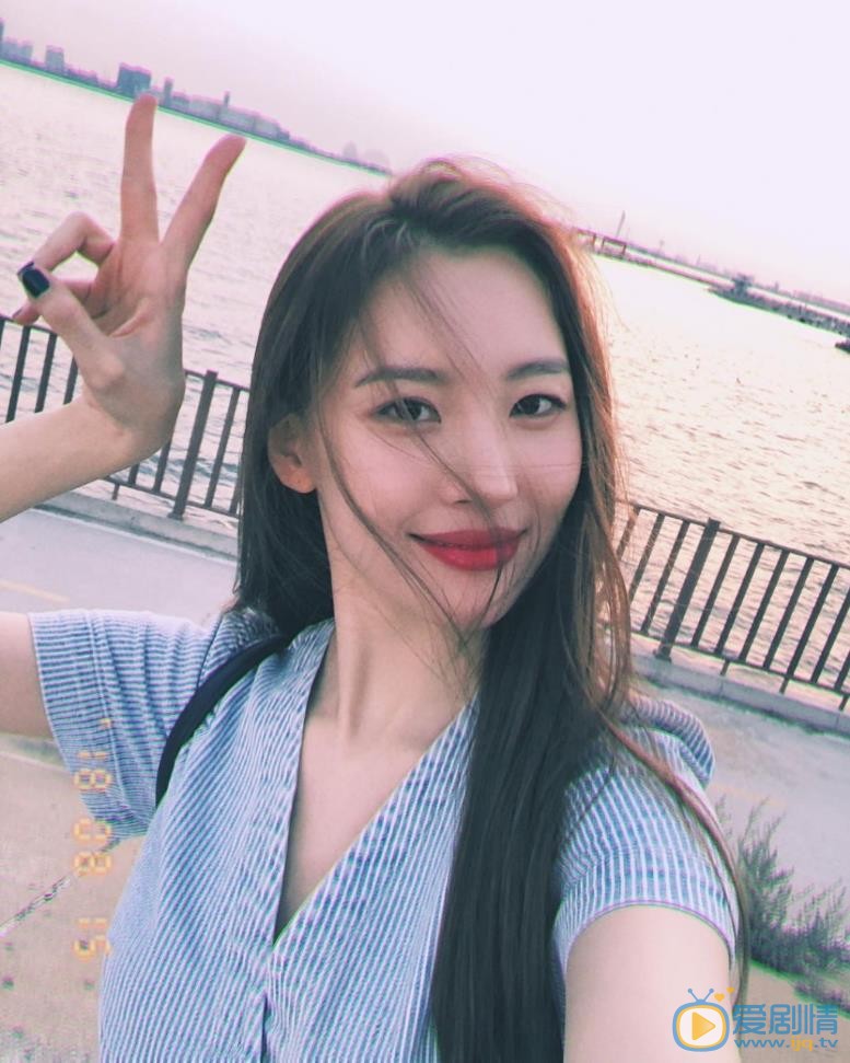 李宣美可爱自拍 李宣美高清写真_李宣美高清剧照