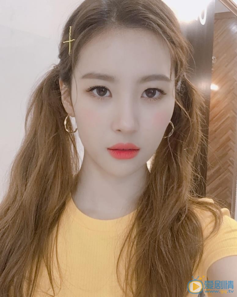 李宣美可爱自拍 李宣美高清写真_李宣美高清剧照