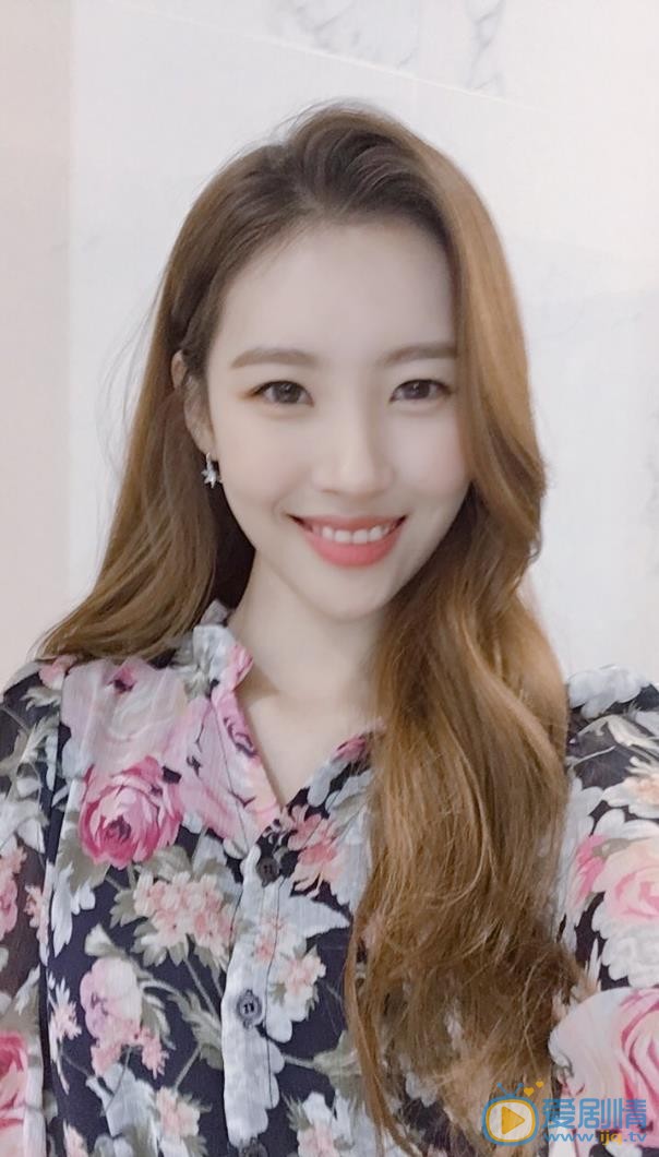 李宣美可爱自拍 李宣美高清写真_李宣美高清剧照