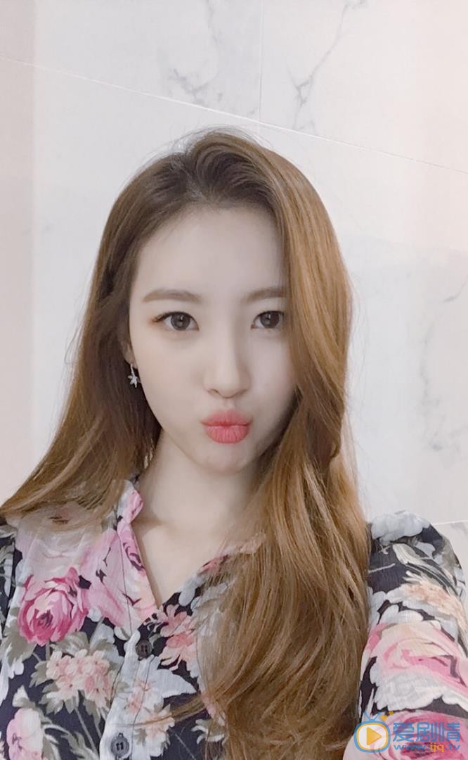 李宣美可爱自拍 李宣美高清写真_李宣美高清剧照