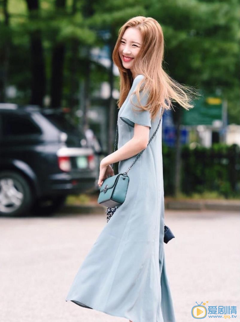 李宣美街拍照 李宣美高清写真_李宣美高清剧照